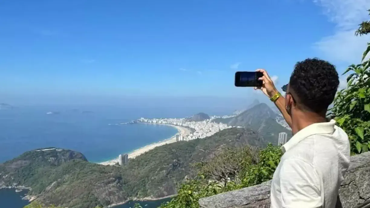 Danilo aproveita folga do Flamengo para dar rolé pelo Rio de Janeiro; zagueiro conquistou a Taça Guanabara neste sábado (22) (Reprodução/ Instagram)