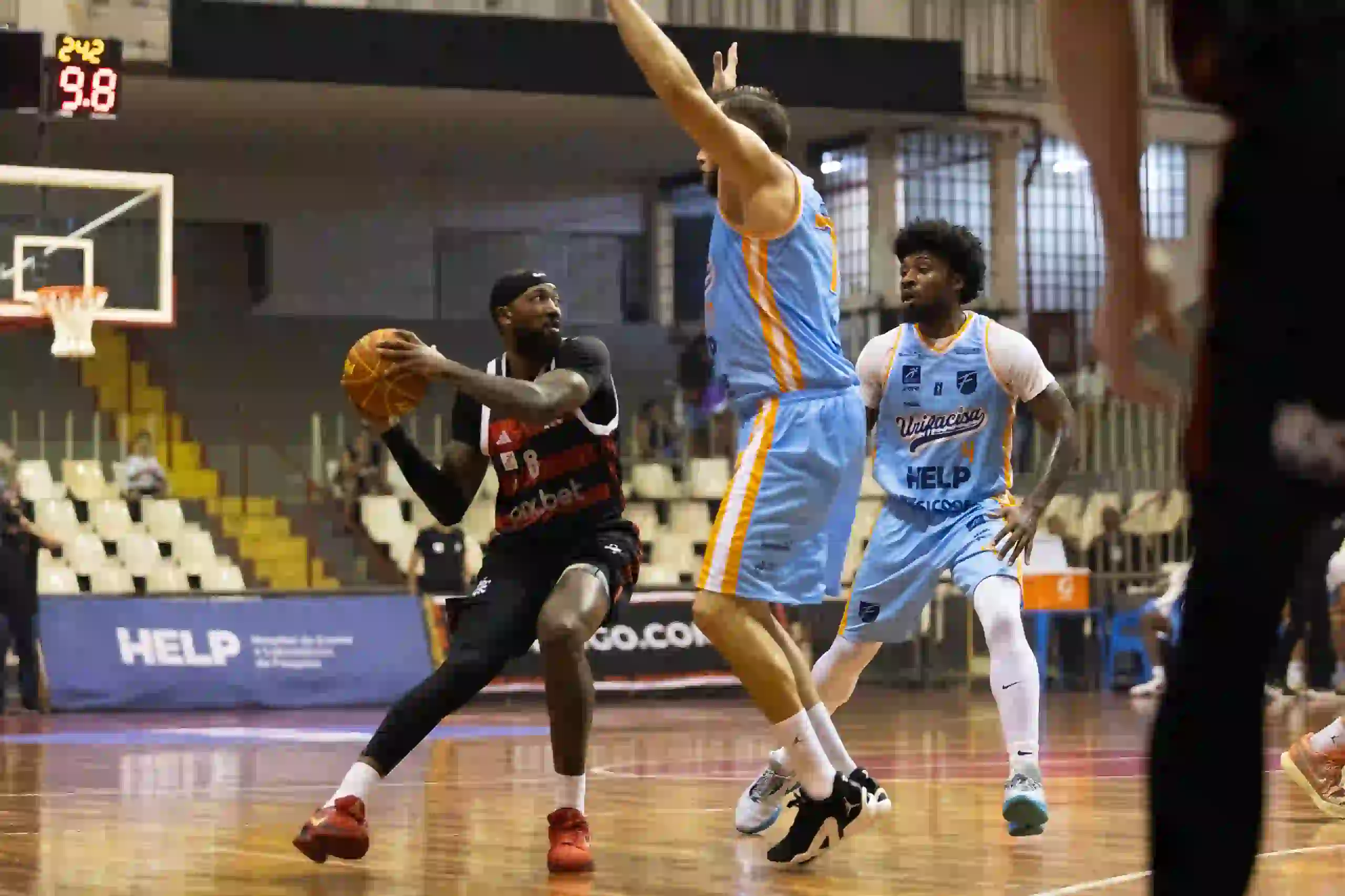 Agora, o Orgulho da Nação aproveita 13 dias sem jogar, em razão da pausa para o basquete de seleções