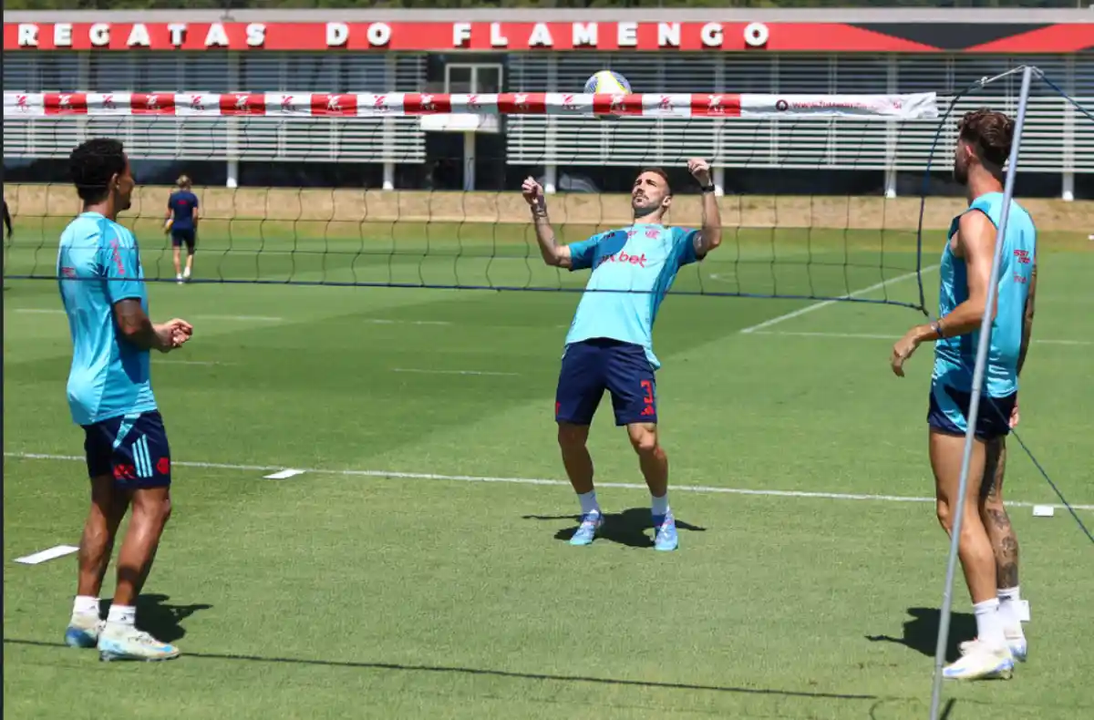 Elenco do Flamengo segue treinamentos antes do jogo contra o Maricá, com desfalques e possíveis mudanças. ( Foto/ Flamengo )