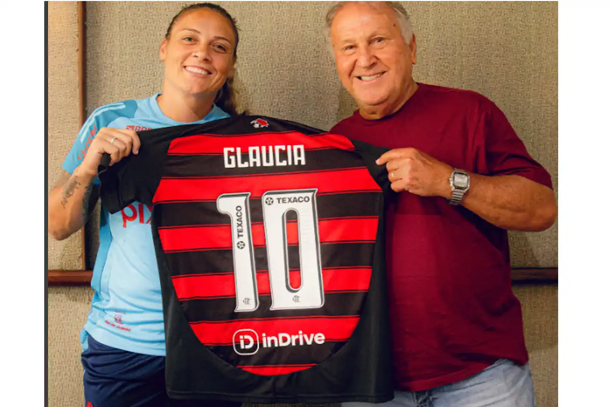 O Galinho de Quintino tinha um presente. Na verdade, um aval. Segurando uma caixa, nosso maior ídolo caminhou em direção à atleta e a cena foi de arrepiar