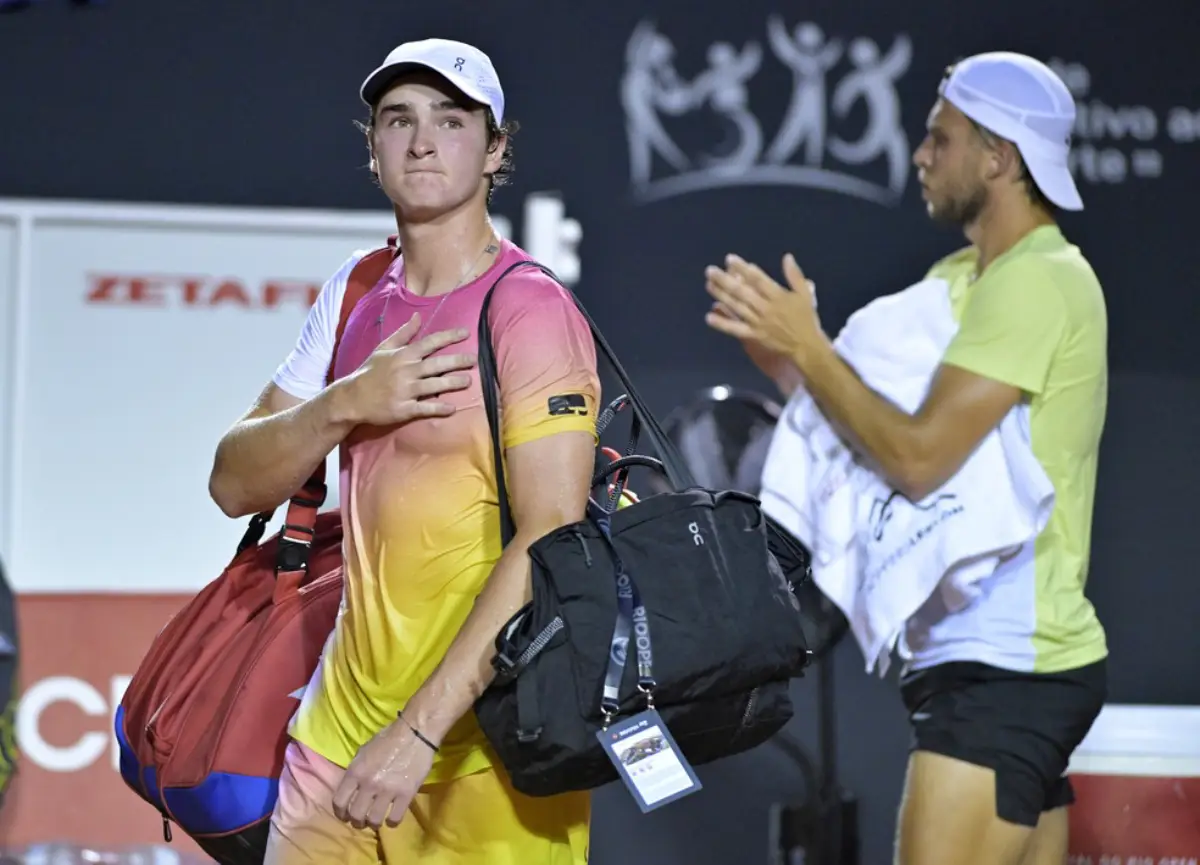 João Fonseca perde na estreia para francês Alexandre Muller e é eliminado do Rio Open de tênis - Foto: André Durão/GE