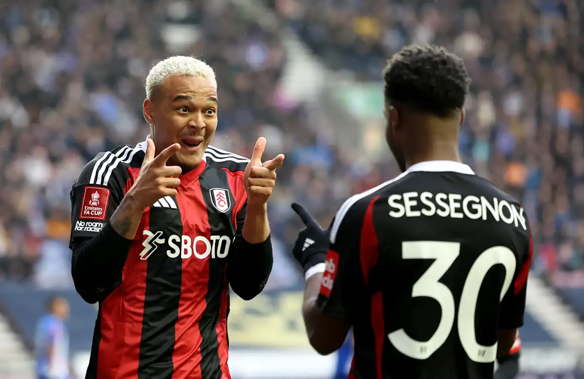 Rodrigo Muniz, ex-flamengo é uma das peças fundamentais para o Fulham na temporada atual do futebol Inglês. Foto: Reprodução