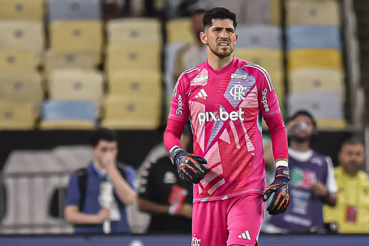 Goleiro do Flamengo, Rossi chegou a marca de 15 jogos sem sofrer gols no Campeonato Carioca diante do Vasco - Foto: Paula Reis/Flamengo