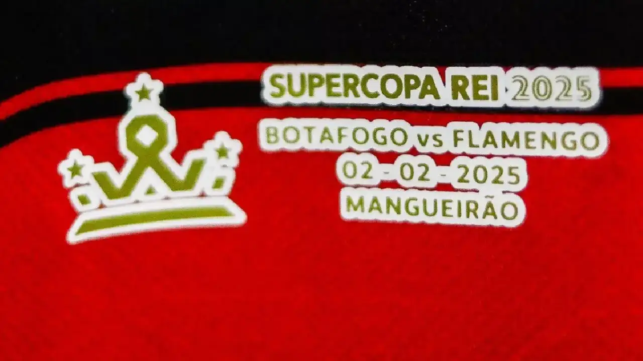 Flamengo adiciona homenagem a Pelé no uniforme para a final da Supercopa do Brasil contra o Botafogo - foto: reprodução