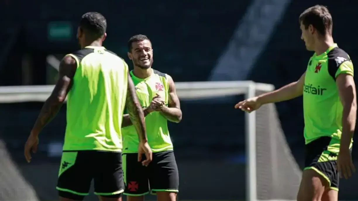 Vasco realiza último treino em gramado sintético do Engenhão antes de enfrentar o Flamengo neste sábado (1) (Reprodução: Matheus Lima/ Vasco)