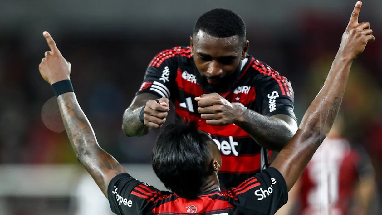 Ex- Flamengo abre o jogo sobre atual situação de meia do Flamengo "Pra mim...é diferenciado"