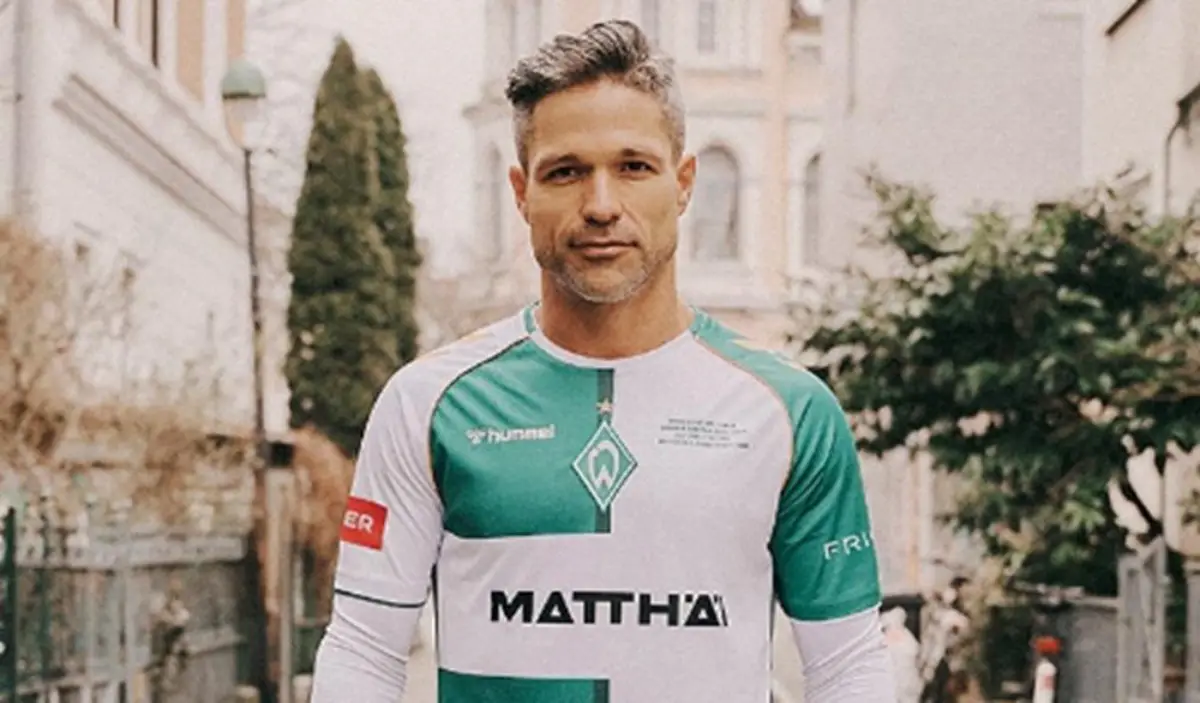 Diego Ribas, ex-Flamengo, ganha homenagem do Werder Bremen antes da despedida na Alemanha - Foto: Reprodução/Werder Bremen