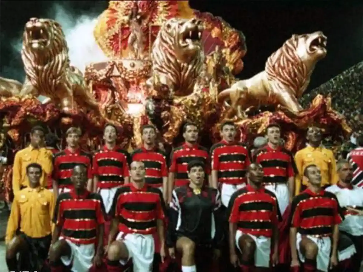 Em ritmo de carnaval! Relembre com foi a homenagem da Estácio de Sá ao Flamengo na sapucaí em 1995