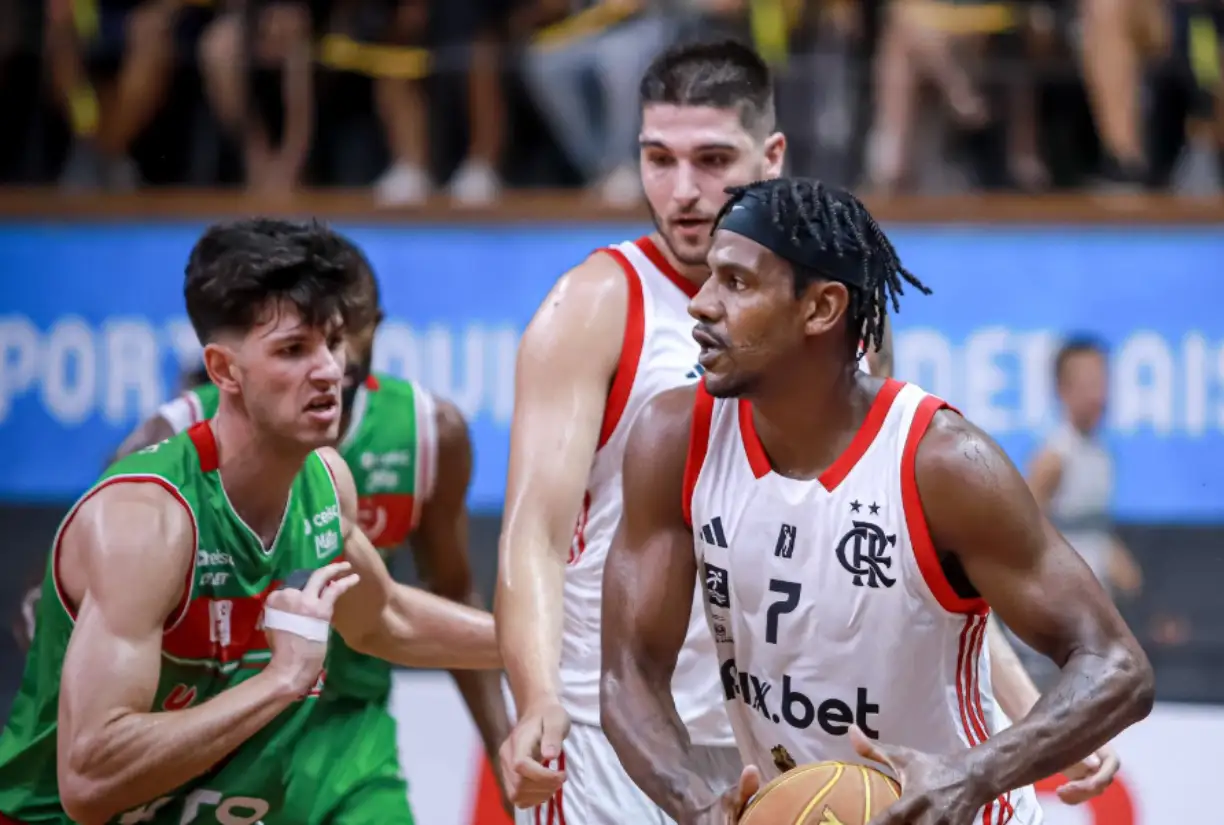 Flamengo supera União Corinthians e garante a quinta vitória consecutiva no NBB 2025. ( Foto/ Time Flamengo ) 