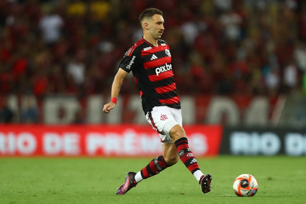 Léo Ortiz, do Flamengo, não concorda com a mudança da linha de impedimento para o Campeonato Carioca - Foto: Gilvan de Souza/Flamengo