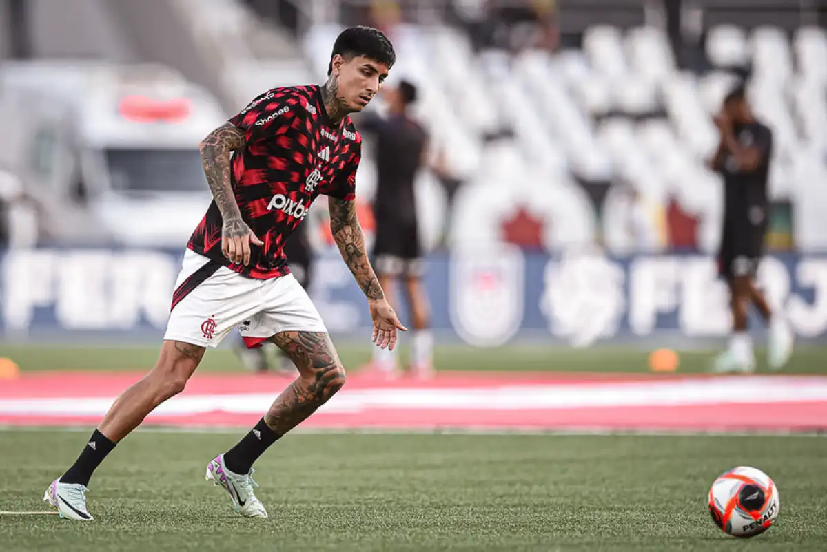 Pulgar decidiu por renovar com o Flamengo após conversas importantes com o técnico Filipe Luís - Foto: Paula Reis/Flamengo