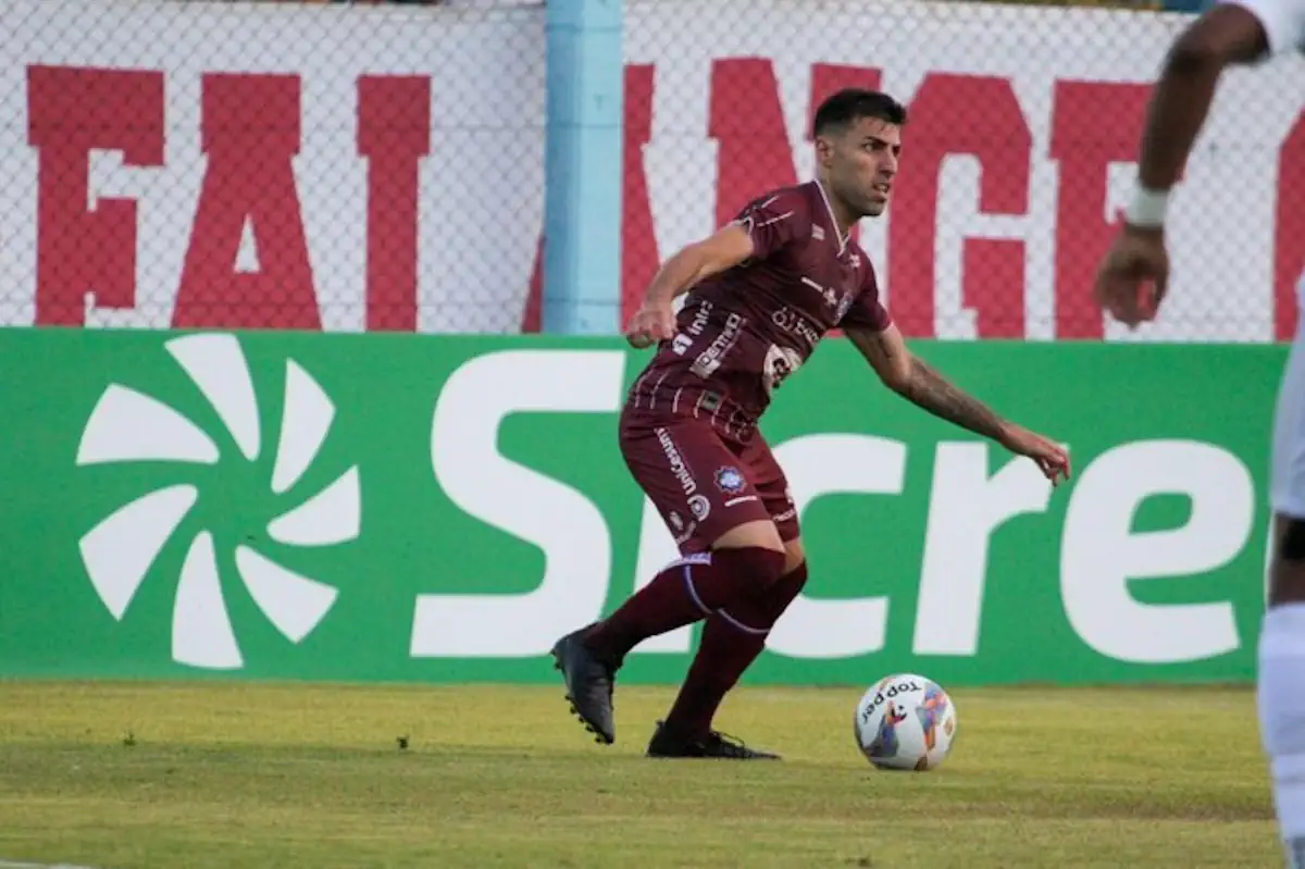 Atualmente com 28 anos, Thiago Ennes foi titular na lateral-direita do Flamengo na conquista da Copinha de 2016